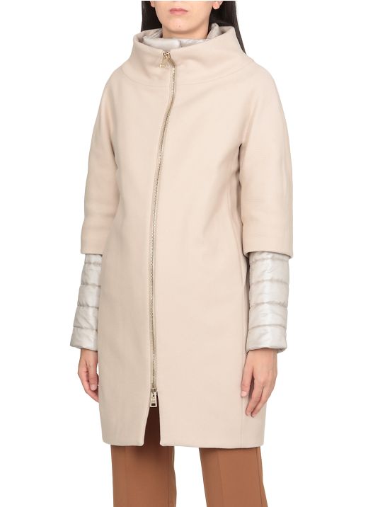 Cappotto in lana con doppio profilo