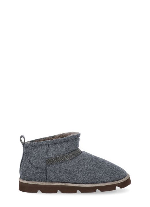 Virgin wool ankle boots